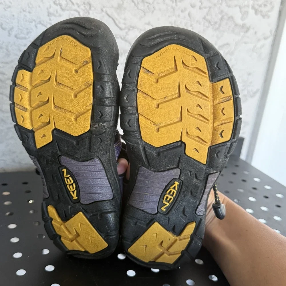 Keen Waterproof Newport Sandals Youth 2.5 Purple‎ Outdoor Hiking READ